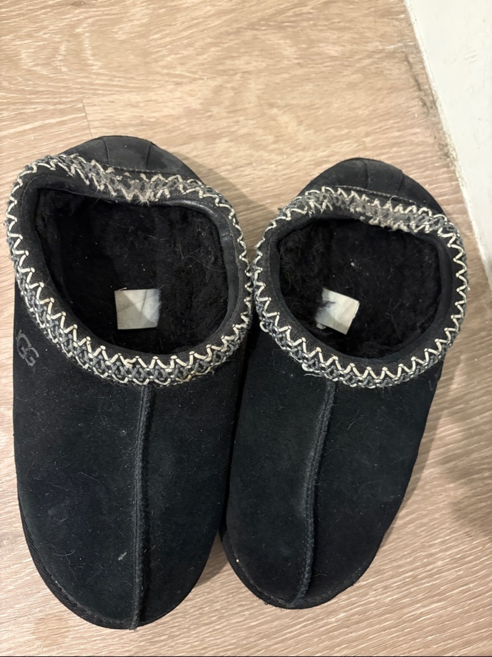 UGGS Black Suede Cozy Slip-On Slippers with Contrast Stitching
